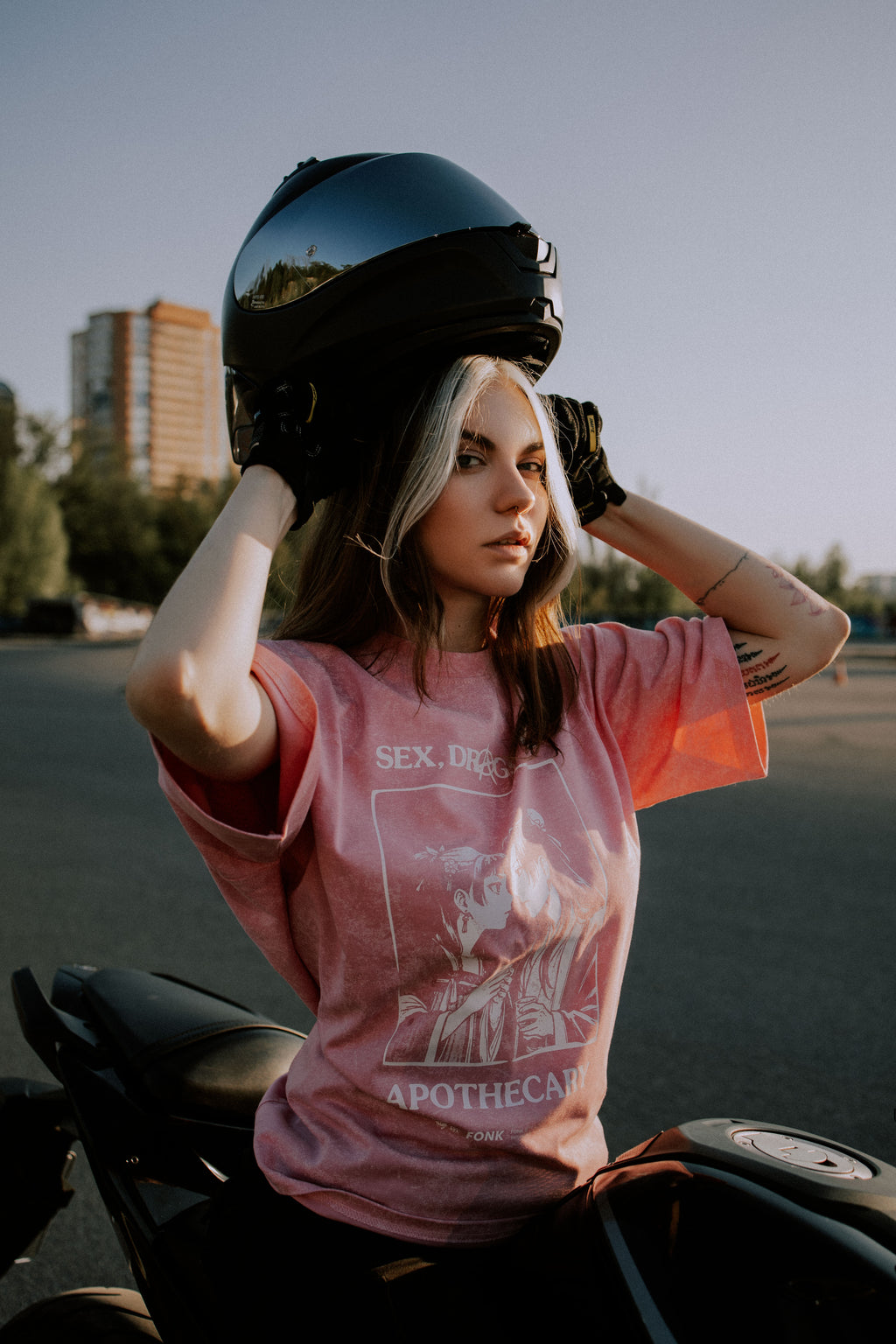 T-SHIRT Sex, Drugs and Apothecary - Apothecary Diaries anime, unisex, marble pink