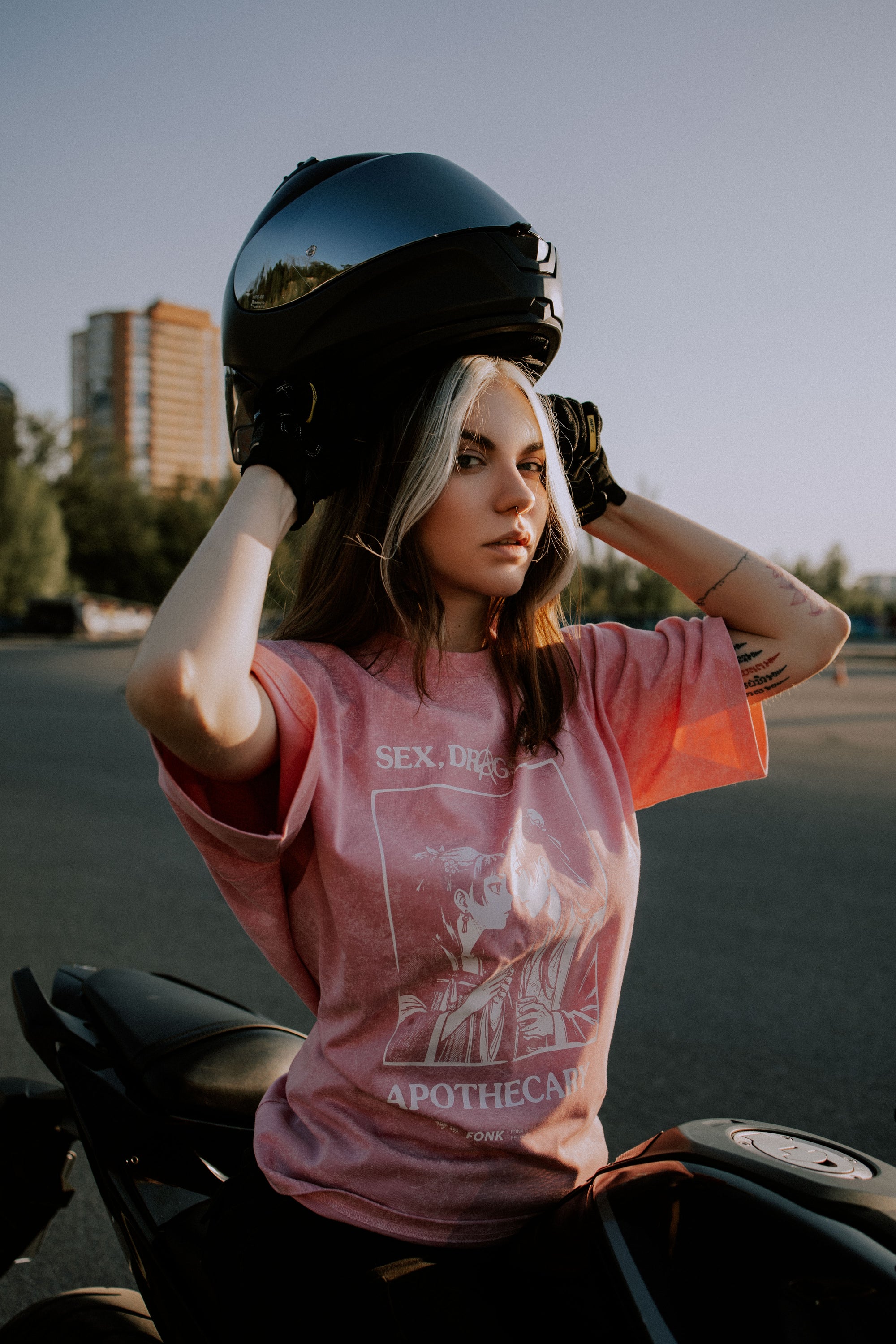 T-SHIRT Sex, Drugs and Apothecary - Apothecary Diaries anime, unisex, marble pink