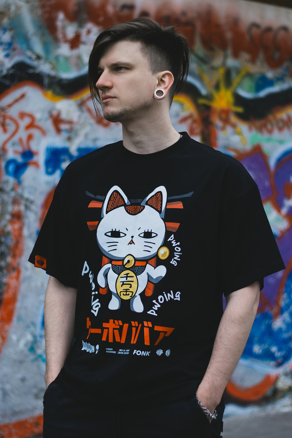 T-SHIRT Maneki-neko Granny - DanDaDan anime, unisex, black